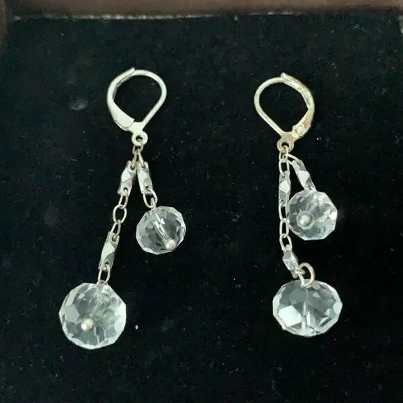 Crystal lever back dangle earrings - Picture 1 of 4